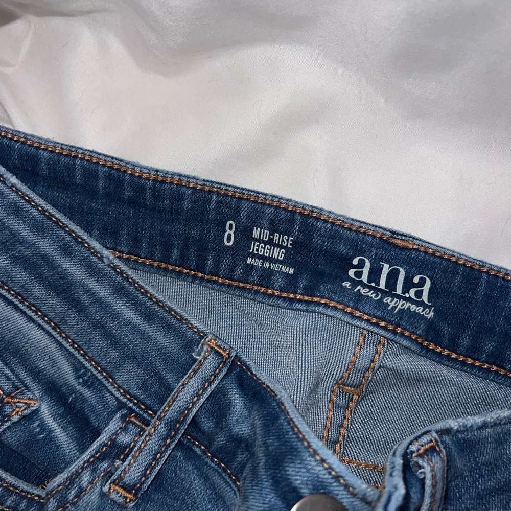 a.n.a Women's Denim Mid-Rise Jeggings